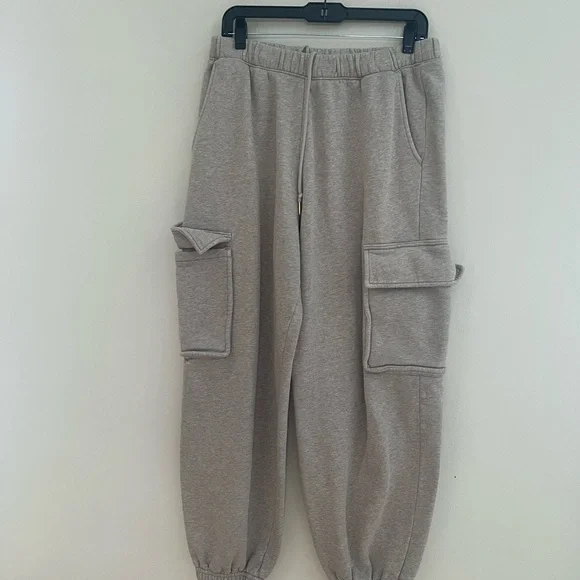 Abercrombie & Fitch Light Gray Cargo Joggers - Picture 5 of 12
